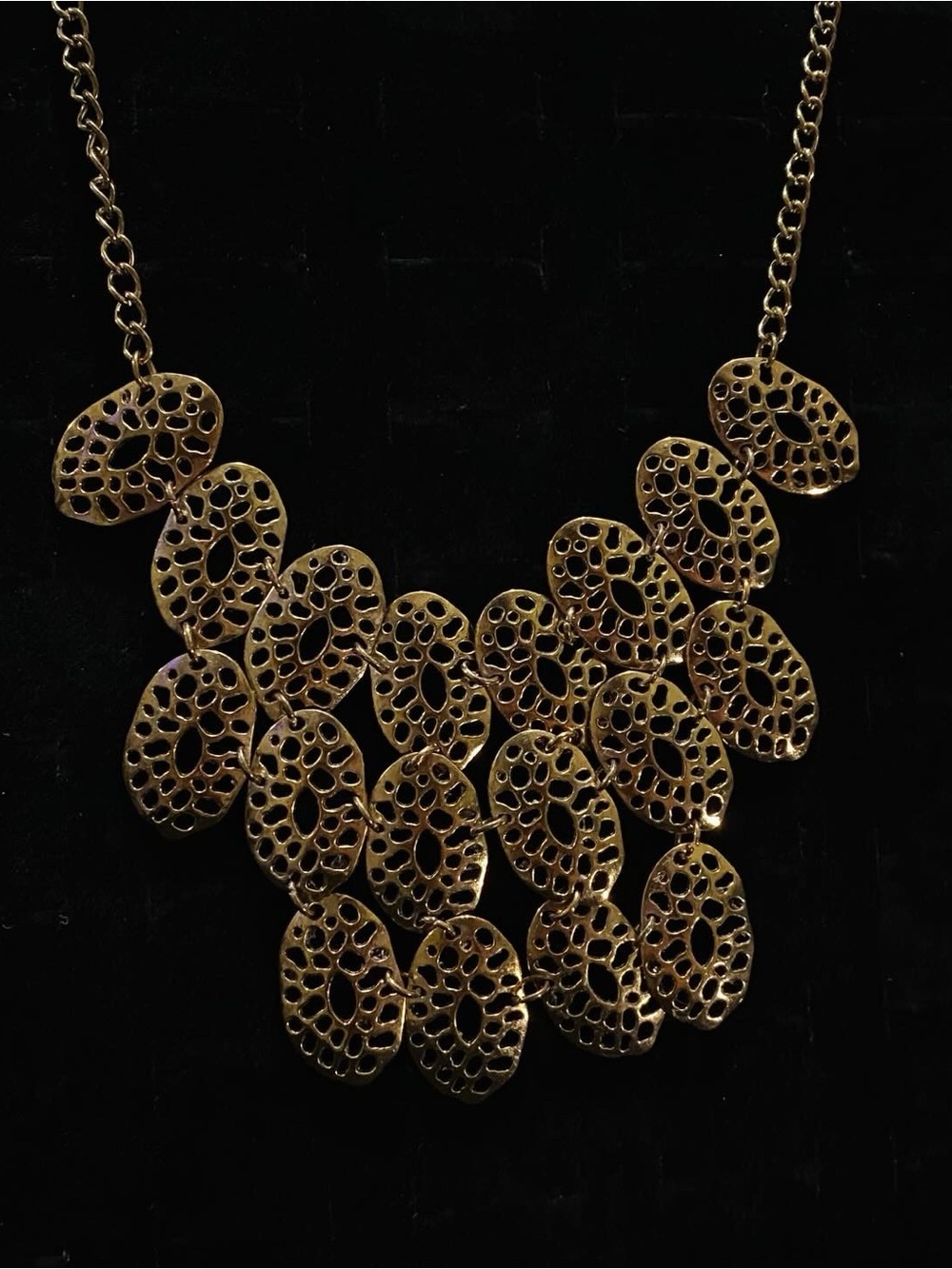 Signed Cookie Lee Gold Openwork Cellular Oval Statement Necklace